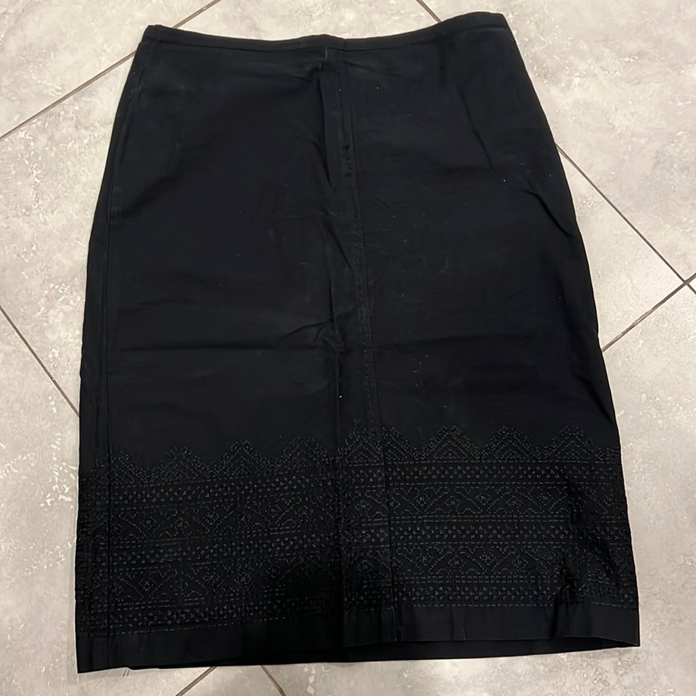 3 for $10 French Connection Black Skirt size 2